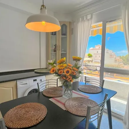 Apartment Hawaii 1st Floor Burriana, Nerja