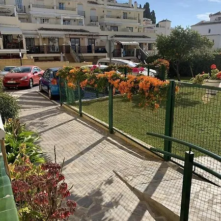 Hawaii 1st Floor Burriana, Apartmán Nerja
